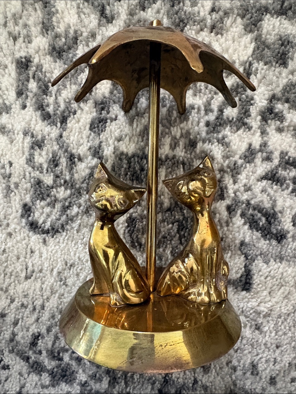 Vintage Brass Cats under umbrella Figurine ☂️- Gold Tone